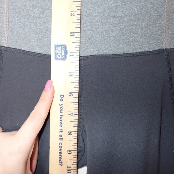 Lululemon Tadasana Slit Crop size 4 in Light Gray/Gray - Picture 8 of 10